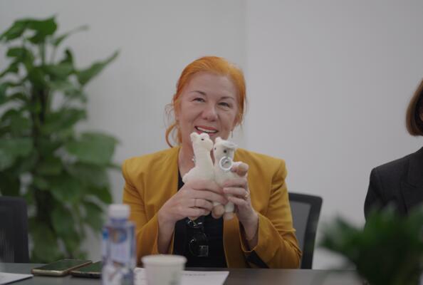 巴尔干地区各国科学家组团来访，纳博羊驼倍受青睐